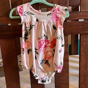 Old Navy bubble 3-6 months. Bundle and save